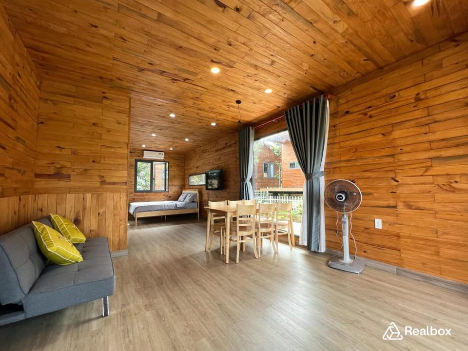 The Pine Retreat Villa in Lâm Đồng