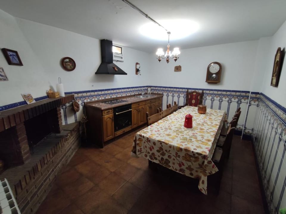 Chalet con Piscina, jardin, txoko y wifi Vacation rental in La Rioja