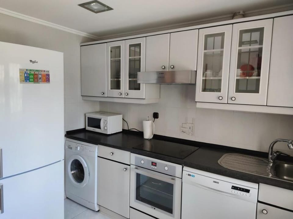 Chalet con Piscina, jardin, txoko y wifi Vacation rental in La Rioja