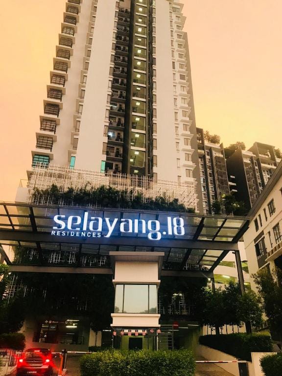 Selayang 18 Residences (Netflix & Wifi 100Mbps) Vacation rental in Selangor, Malaysia