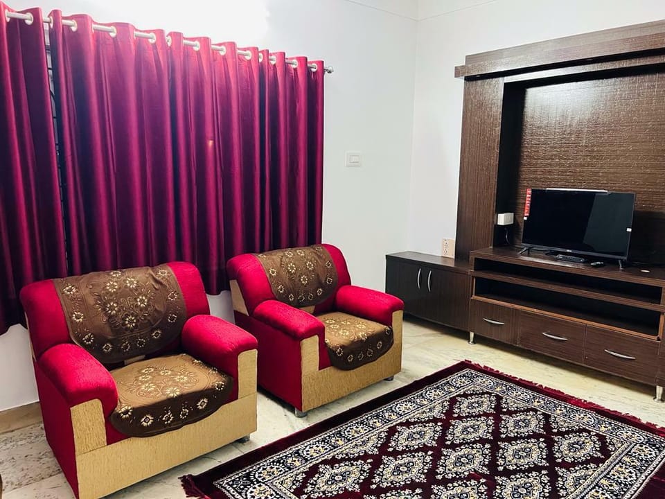 2BHK serviced apartment in Amruthahalli Jakkur Vacation rental in Bengaluru