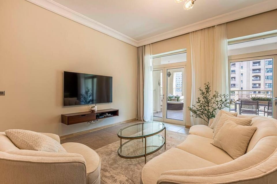 Spacious New Furnished 2br M Palm Jumeirah Apartment in Dubai