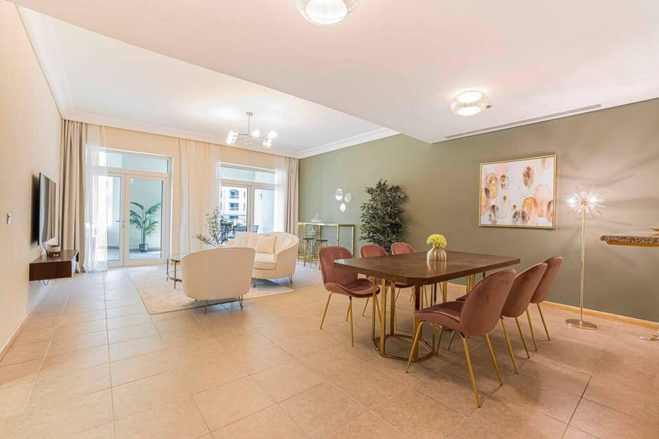 Spacious New Furnished 2br M Palm Jumeirah Apartment in Dubai
