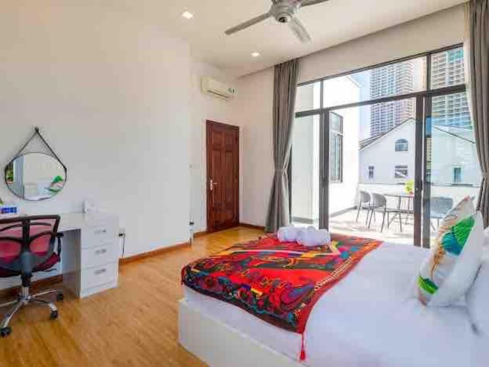 MAY VILLA-5Br - 2 Minutes walk to My Khe Beach Villa in Da Nang