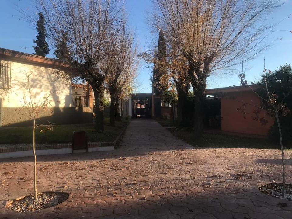 Bungalow con chimenea, piscina y zonas verdes Vacation rental in Andalusia