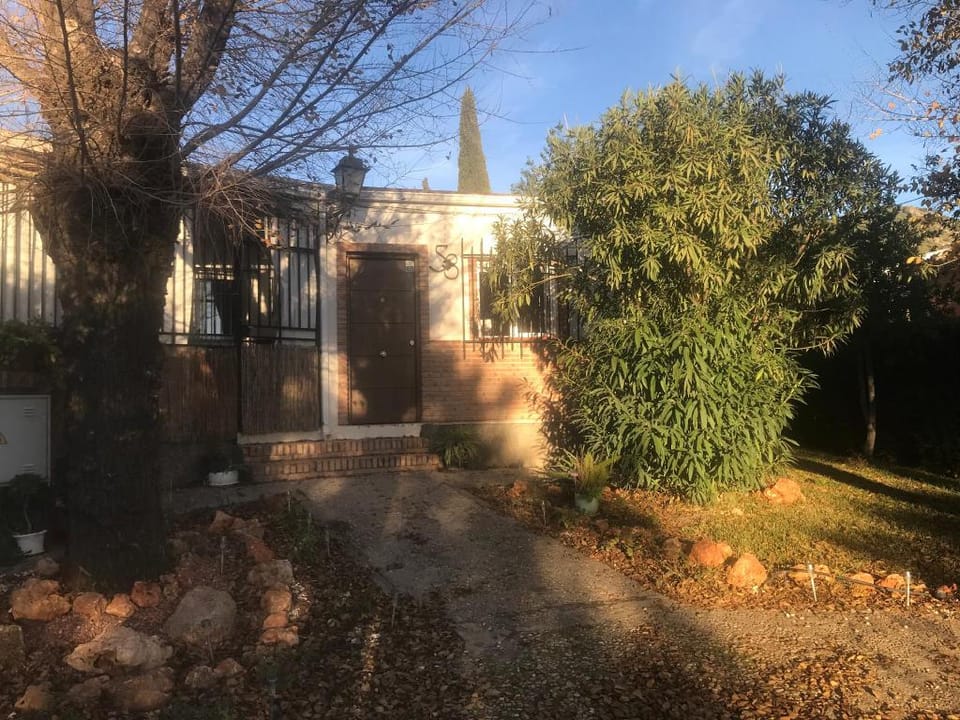 Bungalow con chimenea, piscina y zonas verdes Vacation rental in Andalusia