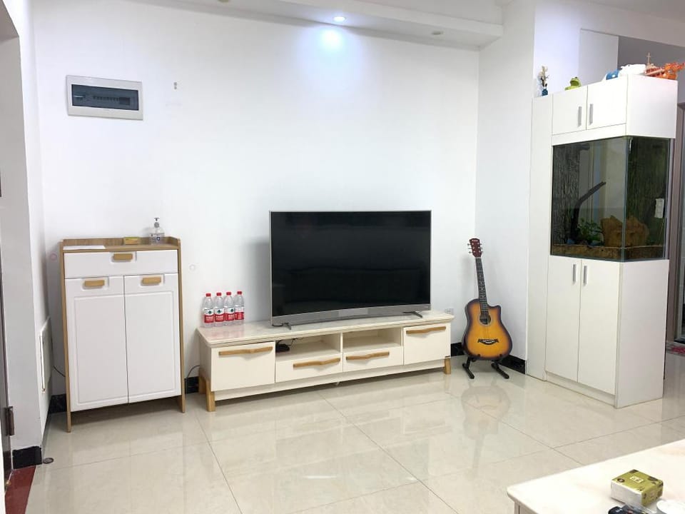 K【可短租可长租】拱北 口岸| 近前山河边| 圆明新园旅游景点的整套电梯两房 Apartment in China