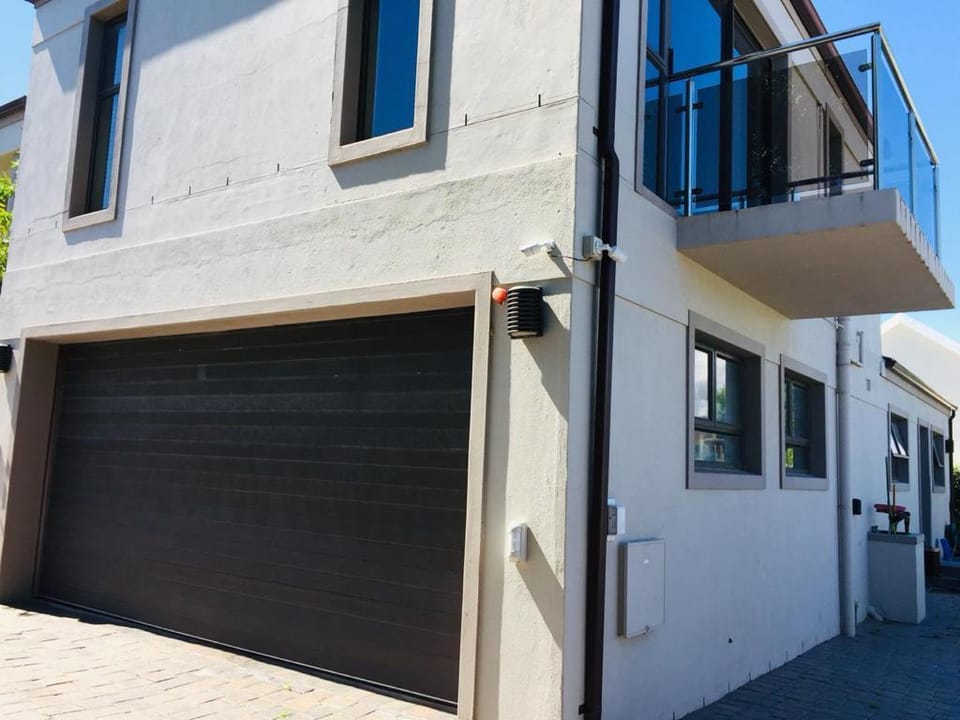 Warm family friendly home  Villa in Cape Town