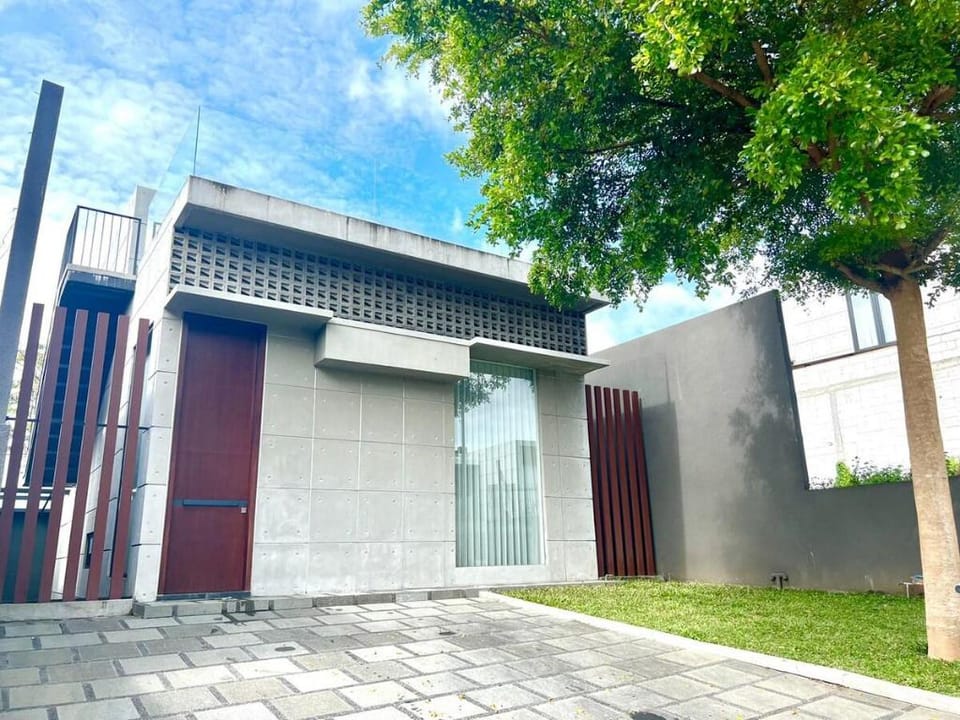 Villa Andara Kolam Renang dan View Pegunungan Villa in Batu