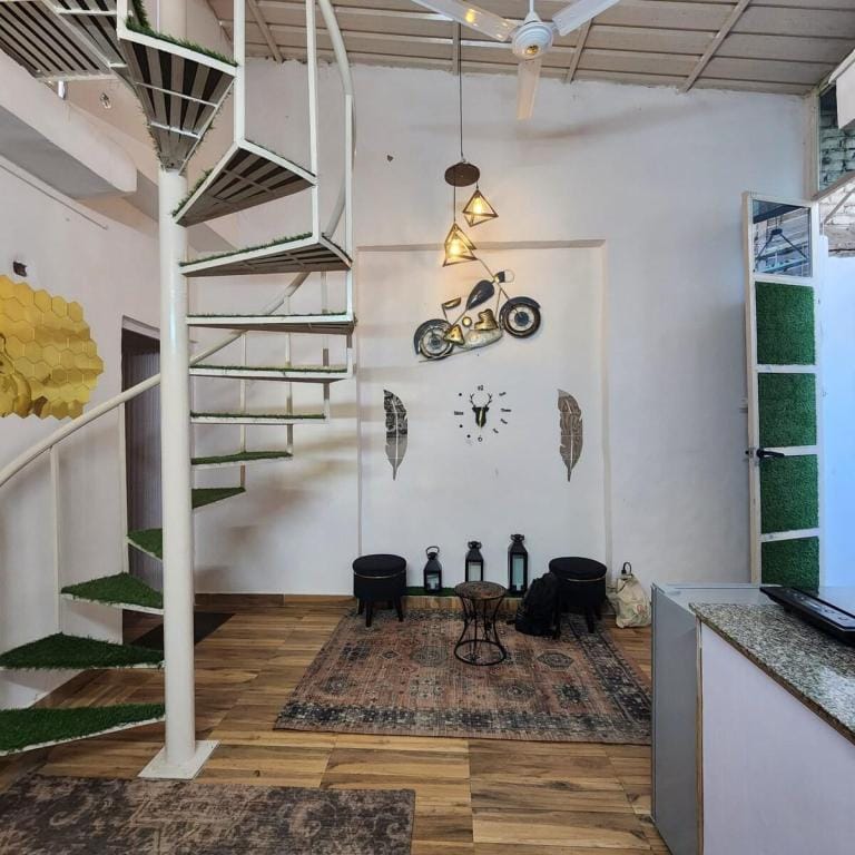 Entire 1BHK Penthouse with Private Terrace 4th Flr Apartment in Delhi