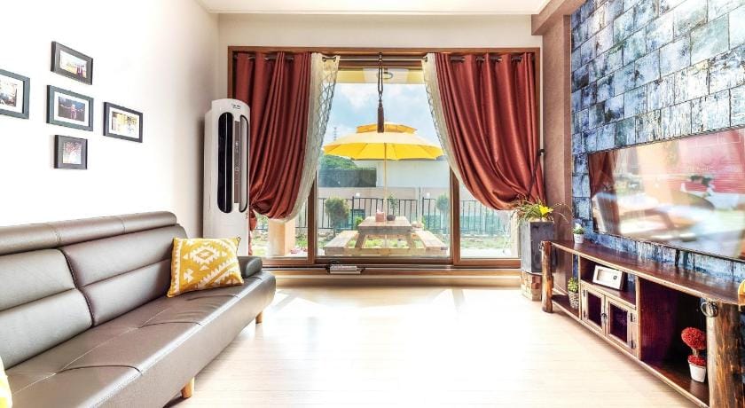 Jjongi and Mary Pet Friendly Pension Bed and Breakfast in Gyeonggi-do