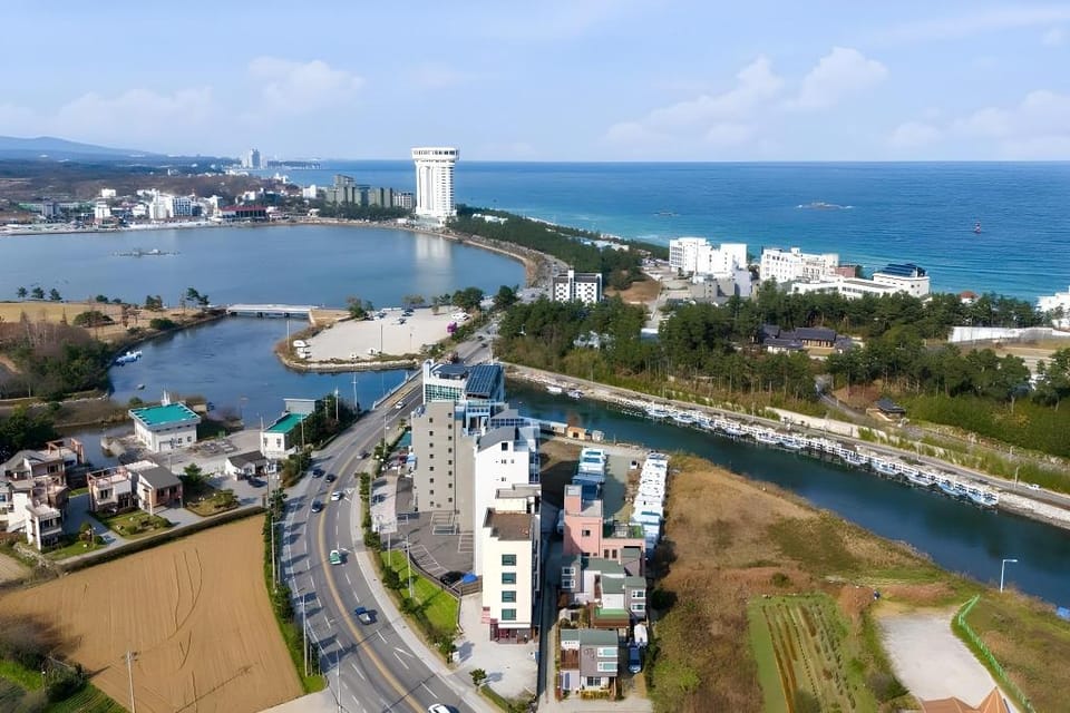 Gangneung Gyeongpoeui Hyuil Pension Bed and Breakfast in South Korea