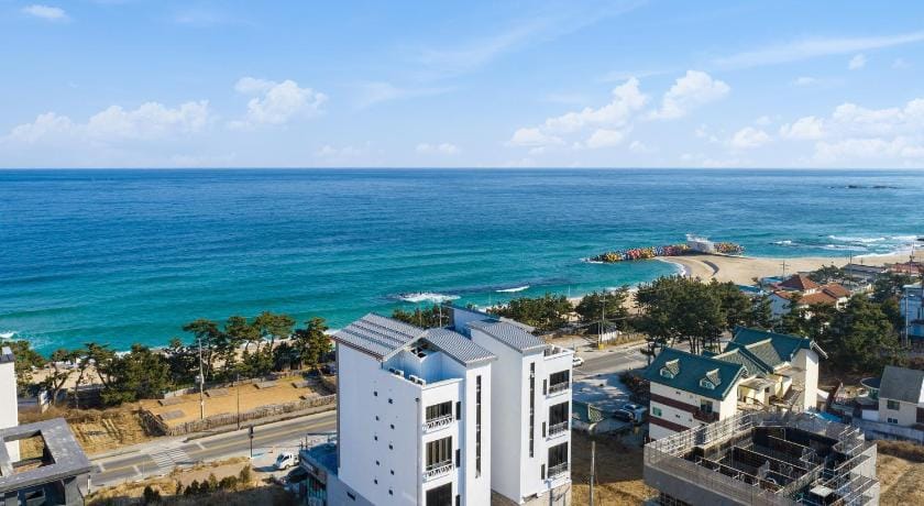 Gangneung Merview Oceanview Spapension Bed and Breakfast in South Korea