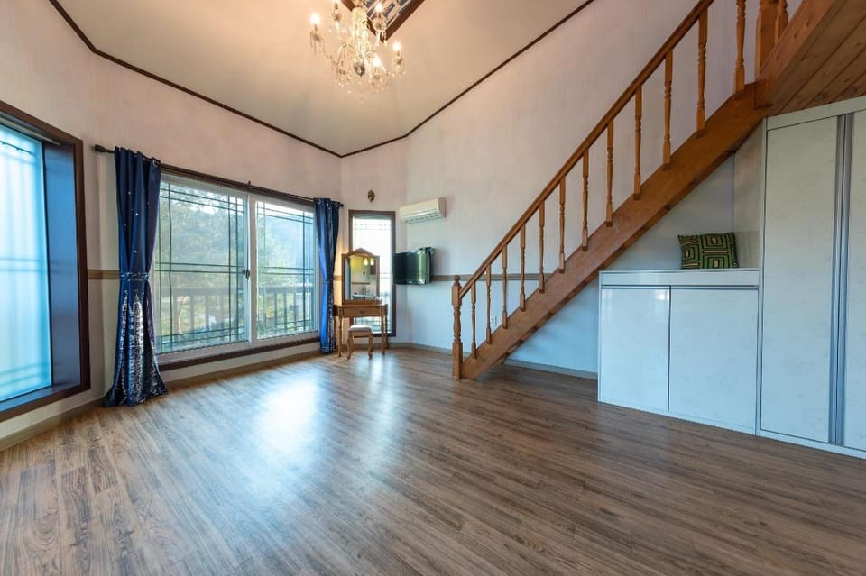 Hongcheon Vivaldi Castle Bed and Breakfast in Gyeonggi-do