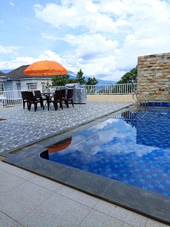 Spring Hills Villa Panderman Private Pool Villa in Batu