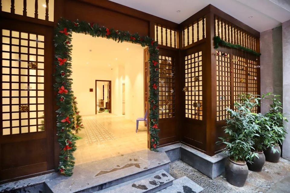 Hidden Home 2/40 Linh Lang  Apartment in Hanoi