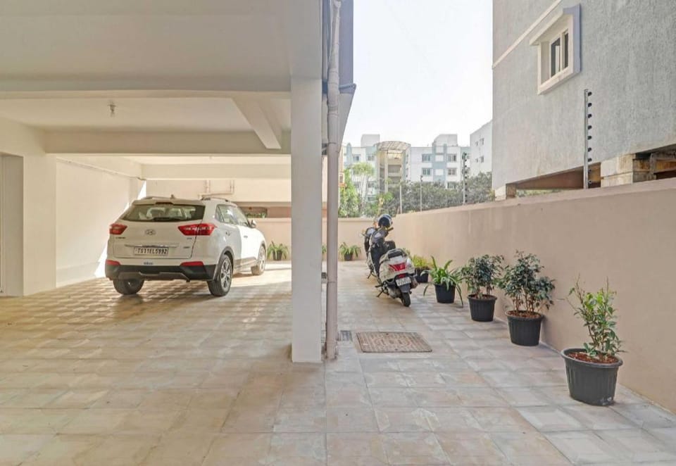 Super Hotel O Qualia Nallagandla Hotel in Hyderabad