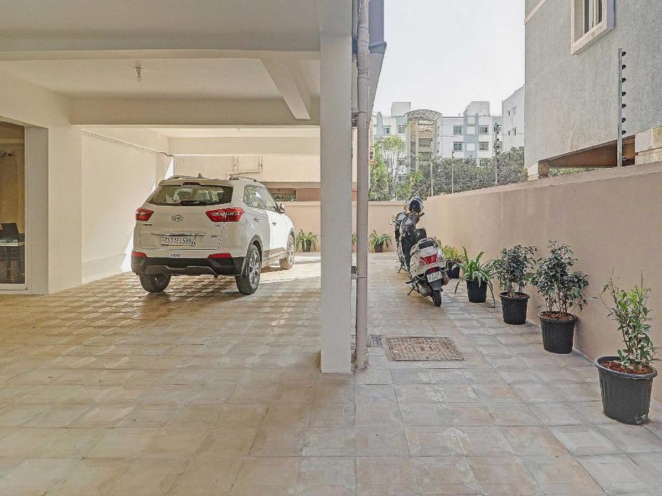 Super Hotel O Qualia Nallagandla Hotel in Hyderabad