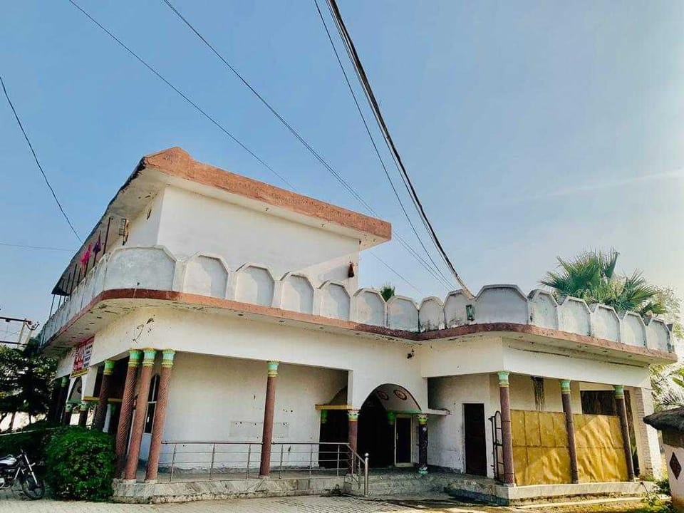 OYO Hotel Galaxy White Hotel in Uttarakhand