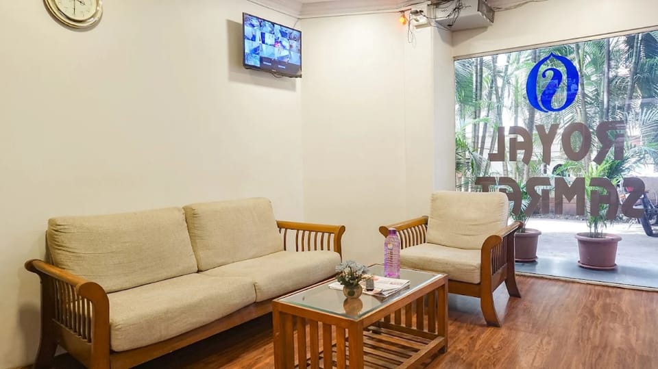 royal samrat inn Hotel in Pune