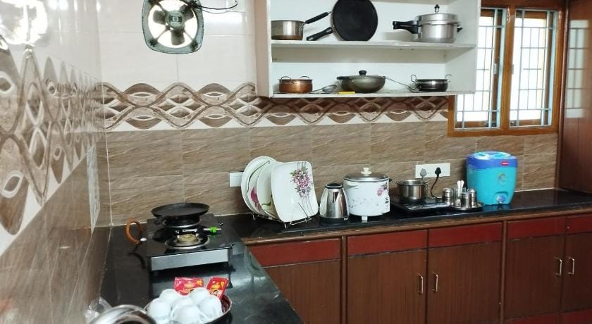 SLS HOMESTAY - Luxury AC Service Apartments 1BHK, 2BHK, 3BHK Vacation rental in Tirupati