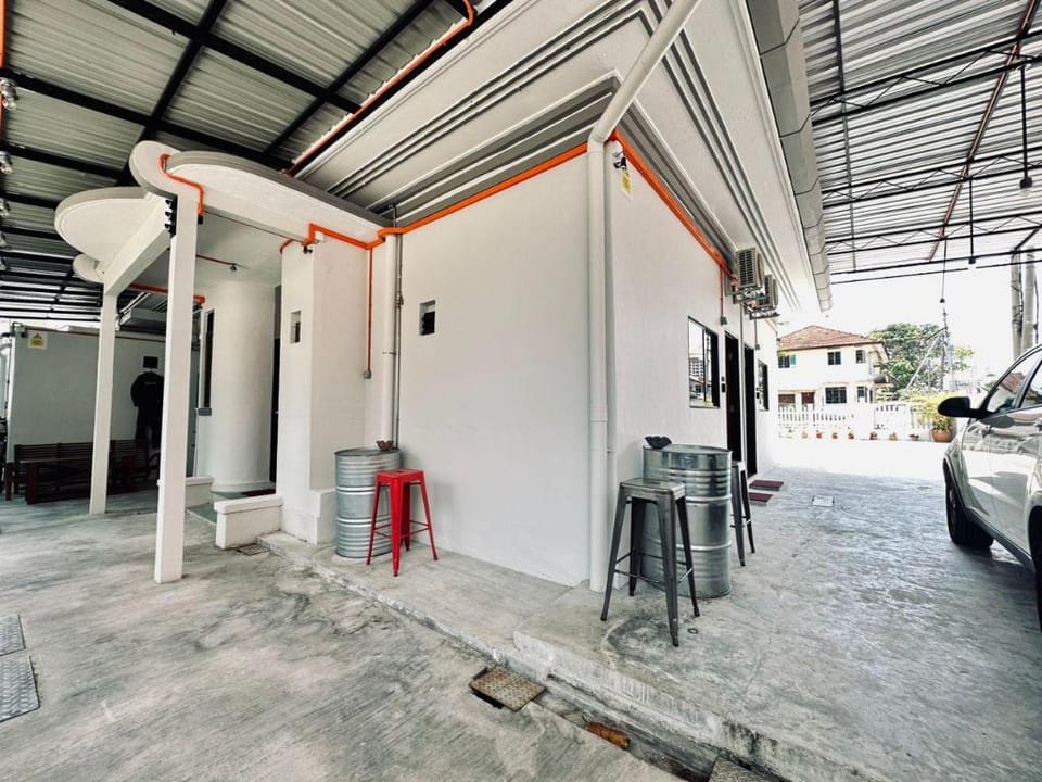 Ardour Lodge - Room A1(TRIPLE ROOM) Villa in Tanjung Bungah
