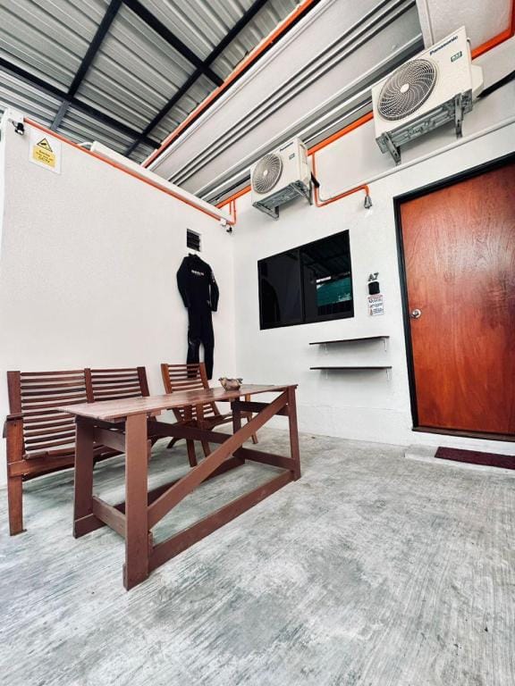 Ardour Lodge - Room A1(TRIPLE ROOM) Villa in Tanjung Bungah