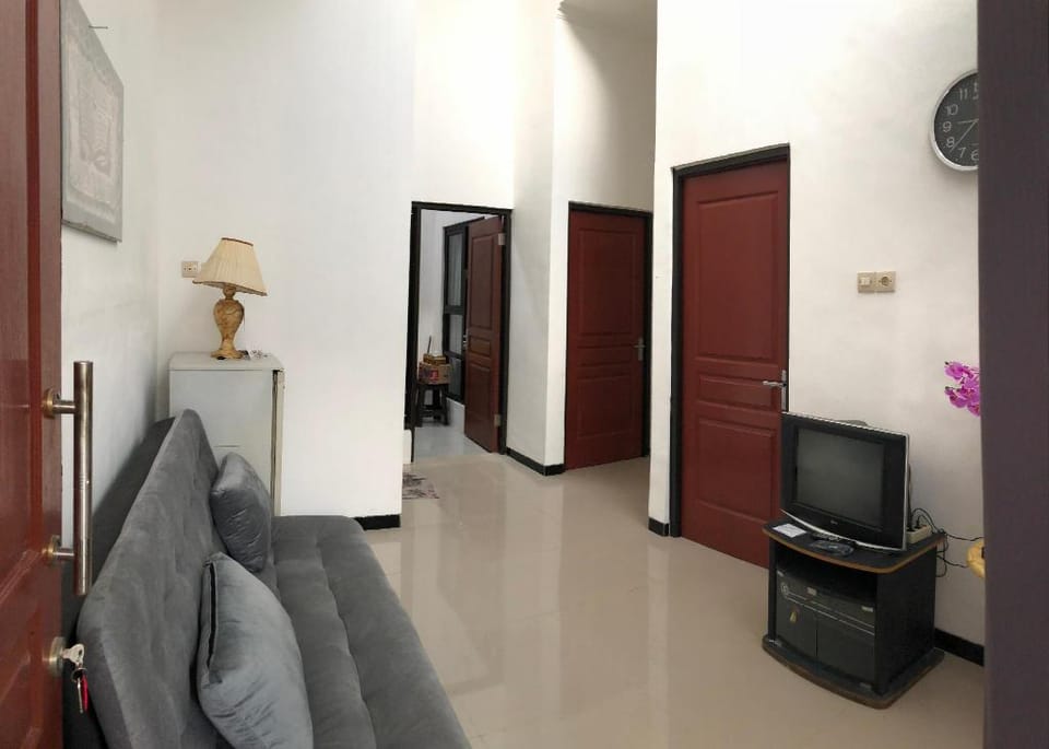 Homestay Syariah Orchard Family Taman Ala Cafe D30 Vacation rental in East Java