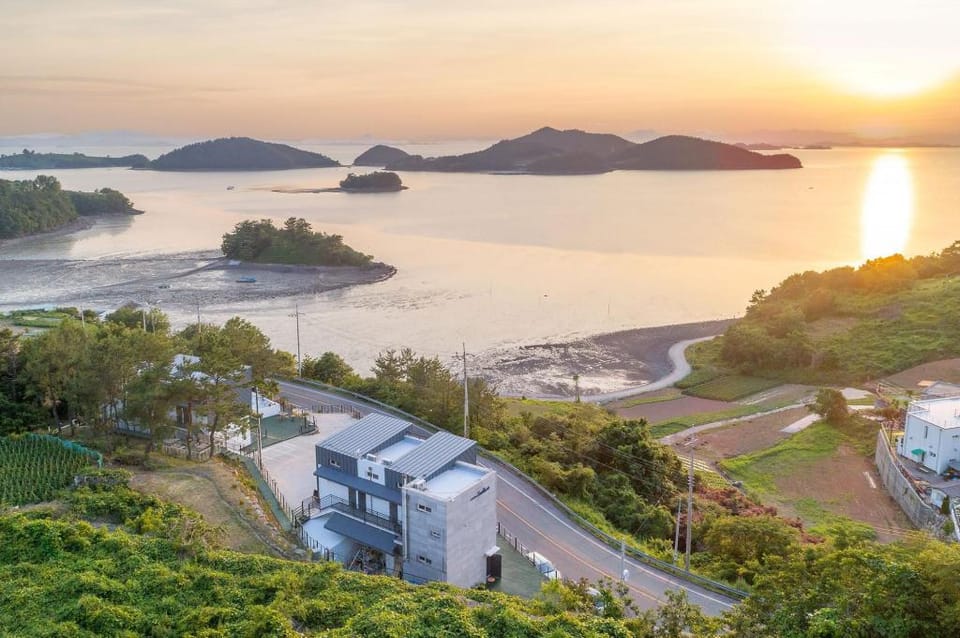 The Seolem Onsuswimmingpool Pension Bed and Breakfast in South Korea