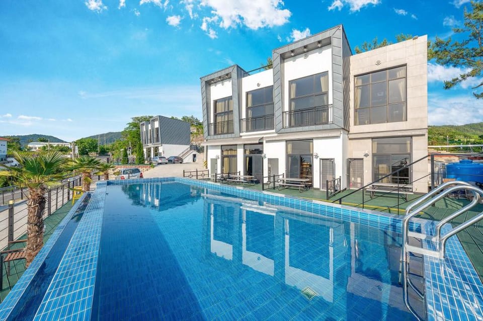 The Seolem Onsuswimmingpool Pension Bed and Breakfast in South Korea