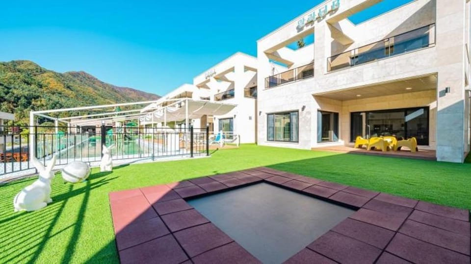 Gapyeong Thealadin Kids Poolvilla Bed and Breakfast in Gyeonggi-do