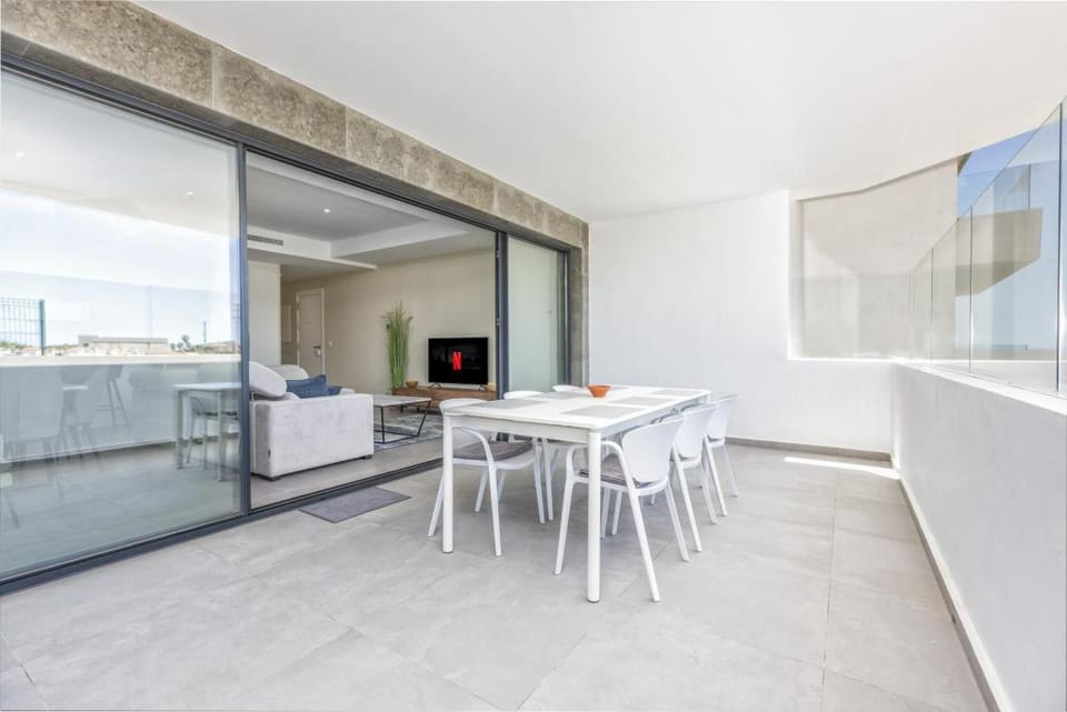 Luca in Fuengirola with 2 bedrooms and 2 bathrooms Apartment in Fuengirola