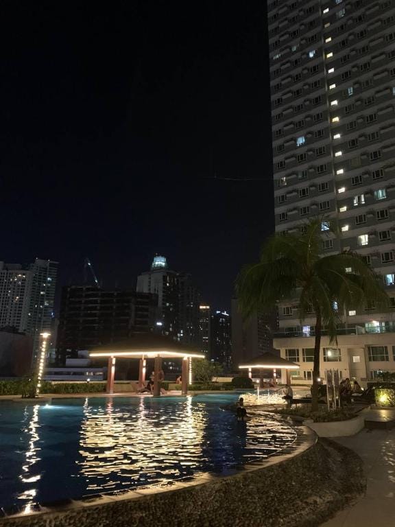 Nordic unit w/ balcony - city skyline view Vacation rental in Pasay