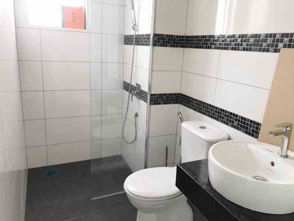 NEW!!Luxury Bangalow BM 14pax大山脚豪华别墅 N11(5000sqft) Vacation rental in Penang