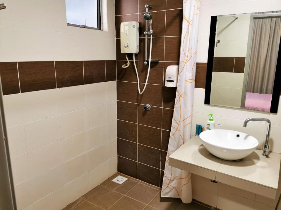 FREE 4 WATER THEMEPARK Tickets & WiFi Melaka Stay Apartment in Malacca