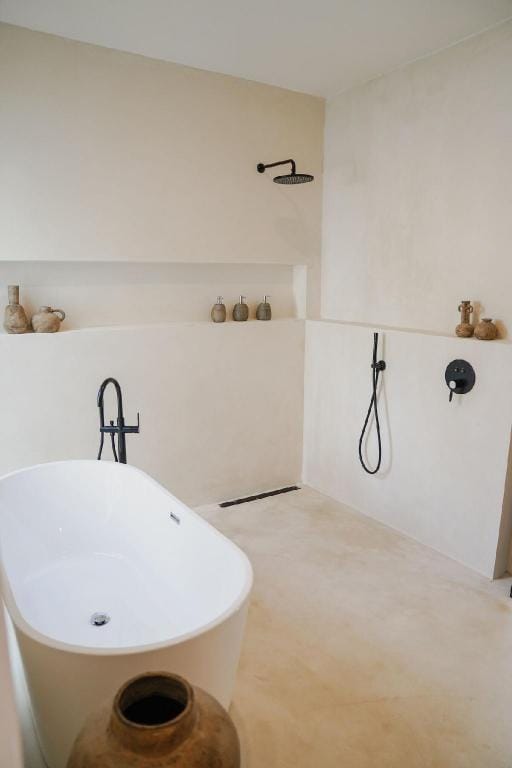 White Villa 4BR W/Pool at Canggu Vacation rental in North Kuta