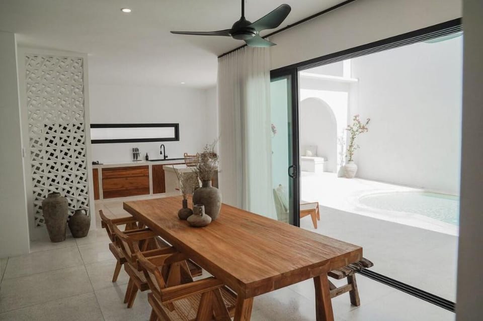White Villa 4BR W/Pool at Canggu Vacation rental in North Kuta