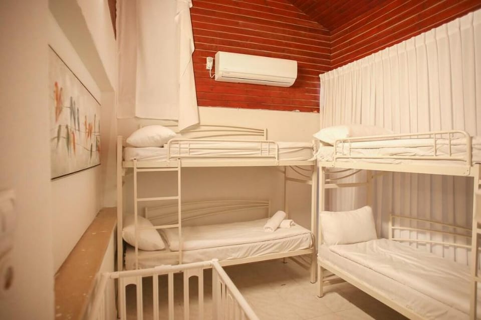 Echsof Safed Estate ~ Pool ~ Jacuzzi ~Sauna~ Games Villa in North District