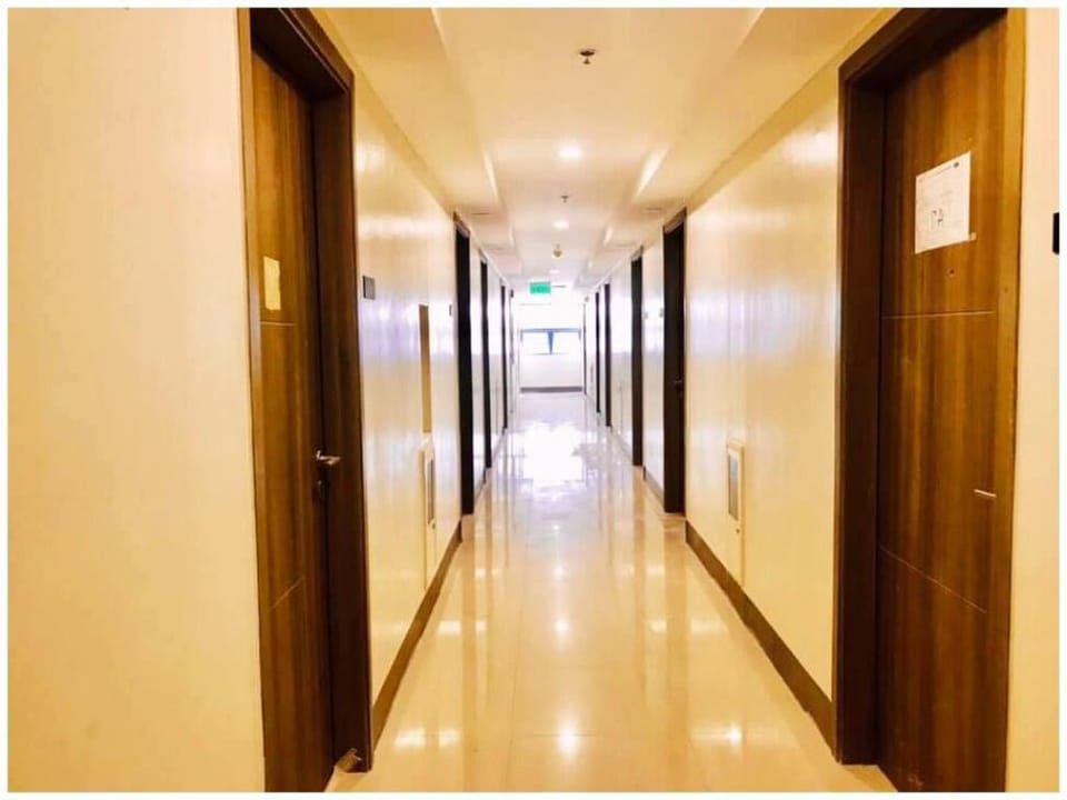 Iona Reign's Vacation Unit Apartment in Mandaluyong