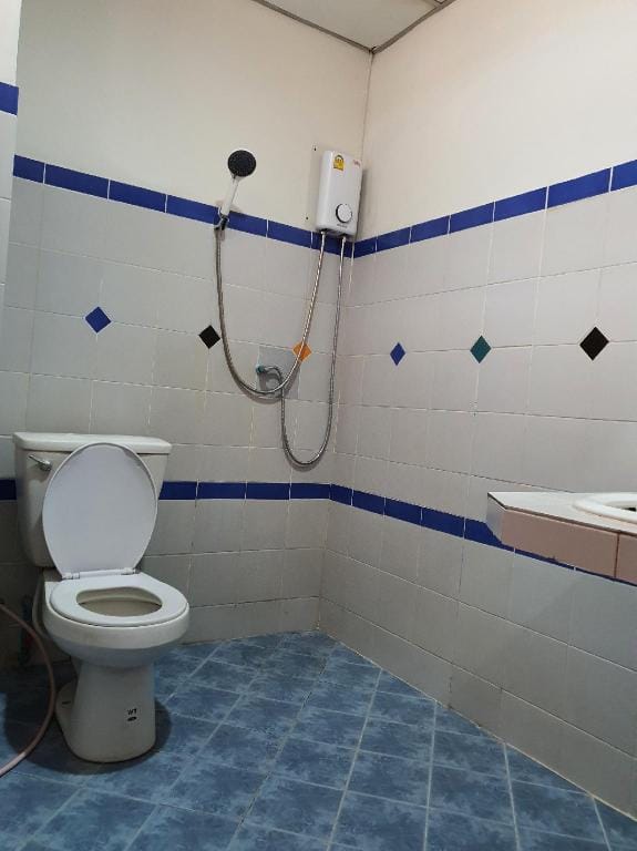 White orchid hotel and homestay @ Bua yai Apartment in Laos