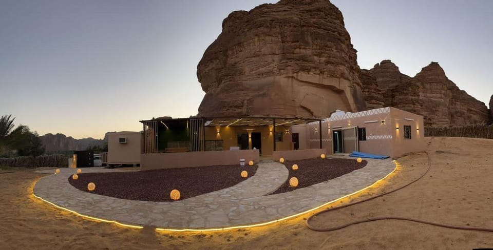 Lyrid star al Ula Vacation rental in Al Madinah Province