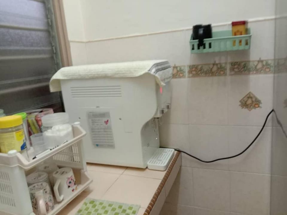 Taman Song Choon Double Storey 4 rooms 10 pax  Vacation rental in Ipoh