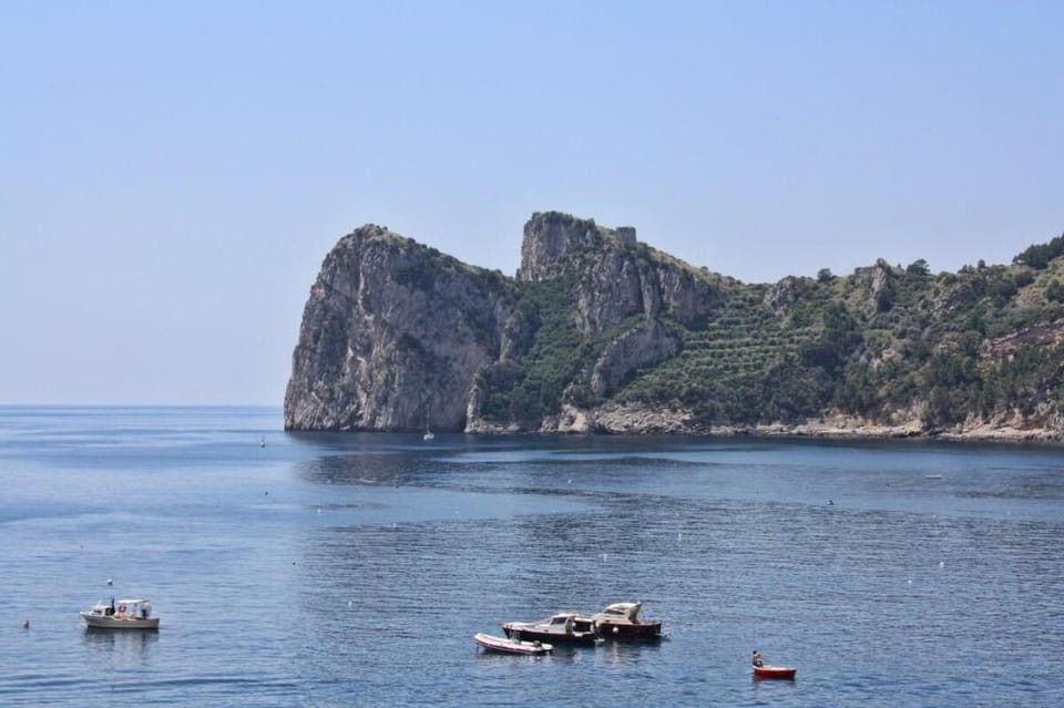 Musdea, Mimì sul Mare. Apartmet on the beach Apartment in Campania