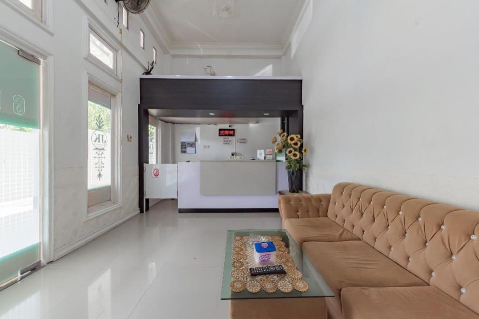 RedDoorz Syariah @ JK Residence Pahlawan Buntok Hotel in Indonesia