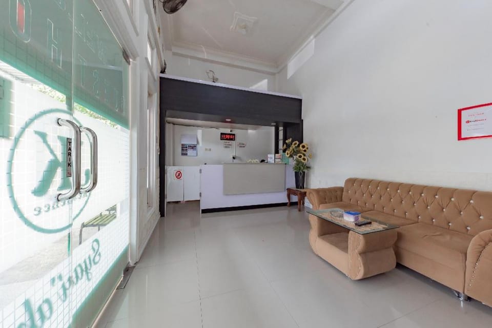 RedDoorz Syariah @ JK Residence Pahlawan Buntok Hotel in Indonesia