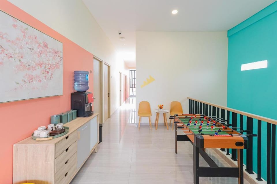 Sans Hotel Clover Ace Surabaya by RedDoorz Hotel in Surabaya