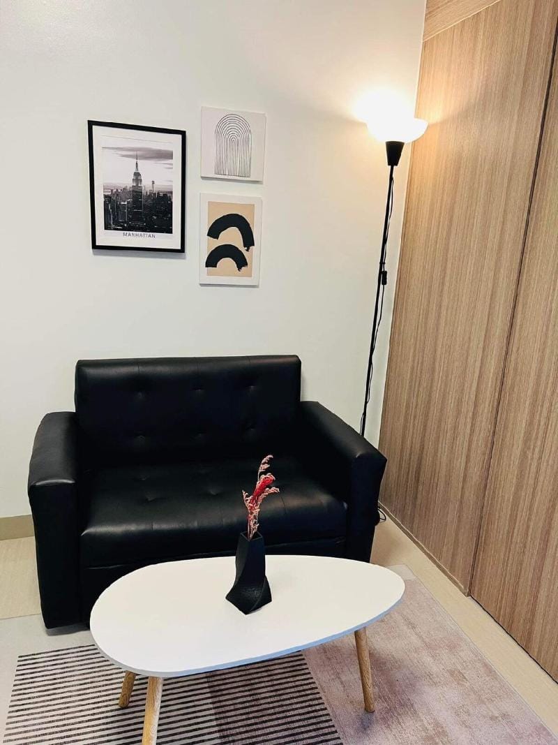 Chill & Relax Home in Shore2 near MOA & IKEA Apartment in Pasay