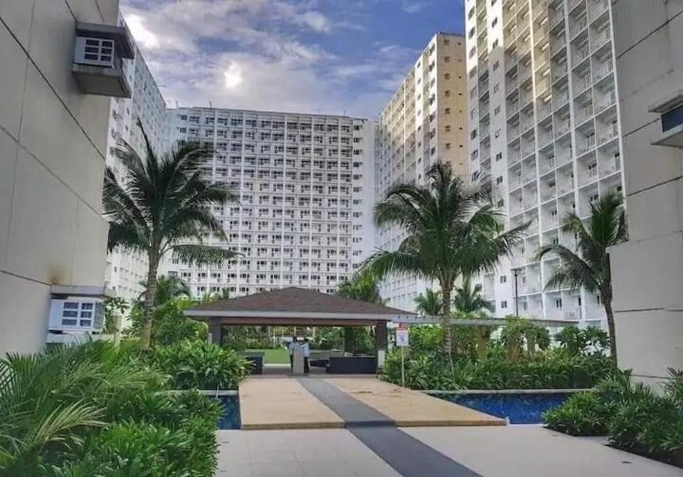 Simple Affordable staycation near SM Mall of Asia Vacation rental in Pasay