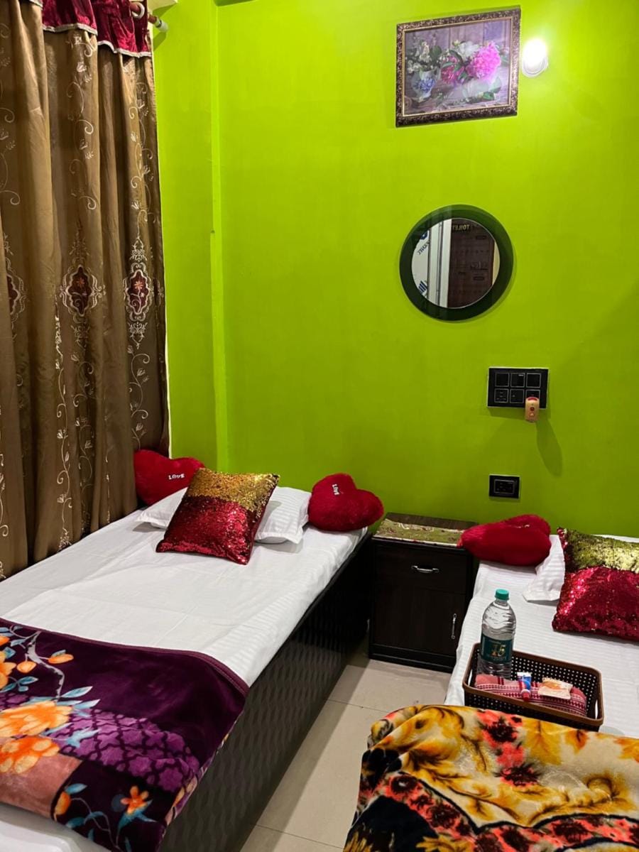 HOTEL RELIEF INN Apartment in Lucknow