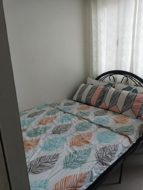 Romantic getaway in the city 119 Vacation rental in Las Pinas